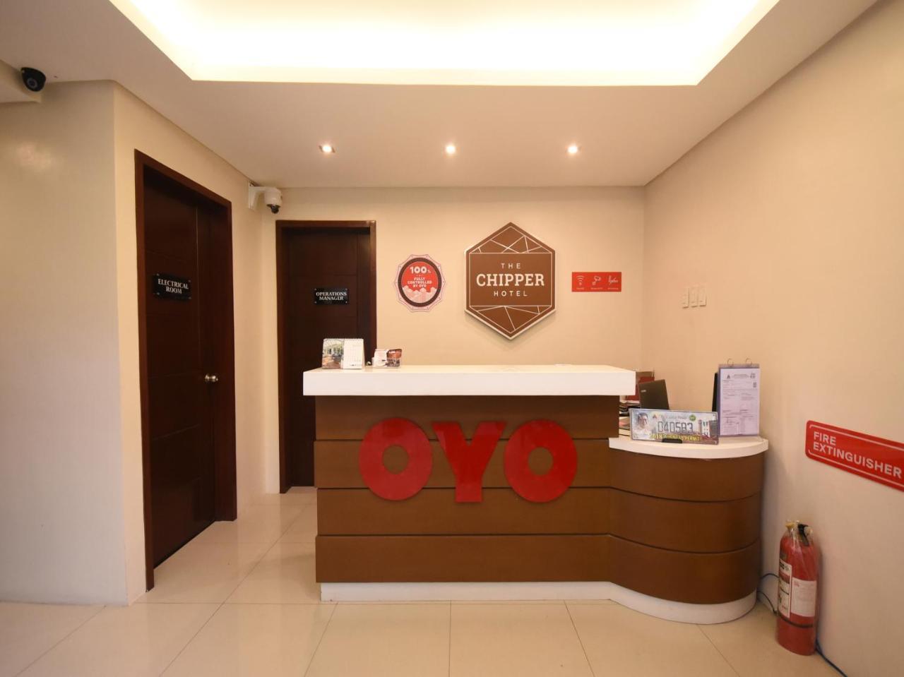 Oyo 111 The Chipper Hotel Quezon City Exterior foto