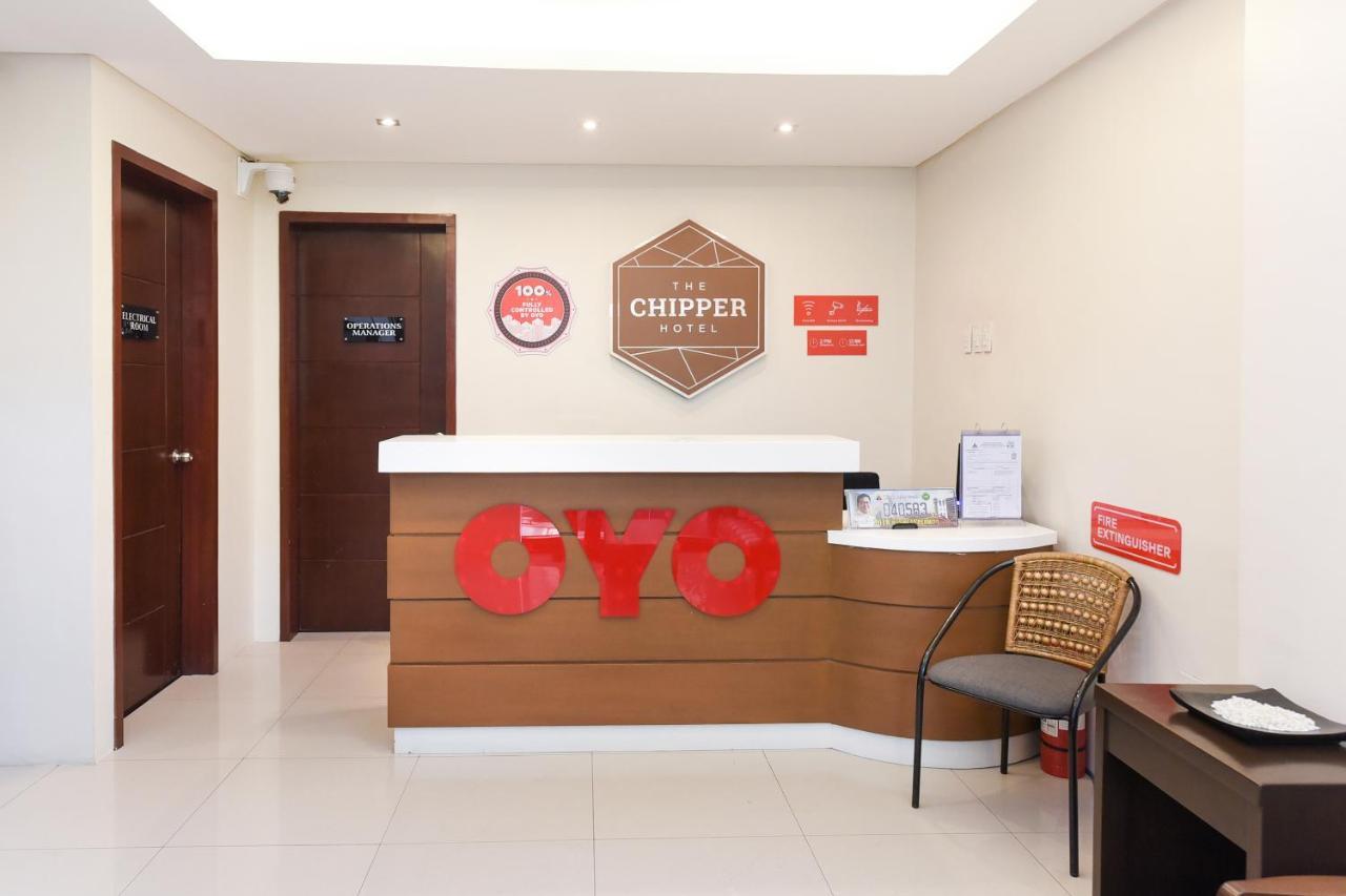 Oyo 111 The Chipper Hotel Quezon City Exterior foto